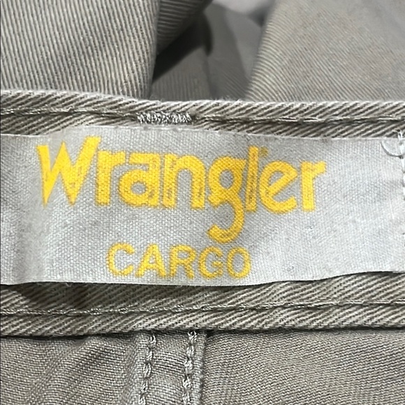 WRANGLER CARGO KHAKI PANTS, Y2K MENS UTILITARIAN STYLE. SIZE 36/32 - Picture 3 of 7